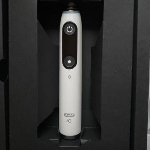 Oral B io9 Electric toothbrush- retails for $360 - Picture 3 of 3